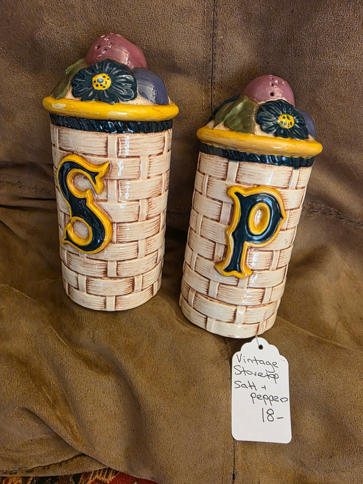 VINTAGE STOVE TOP SALT AND PEPPER.