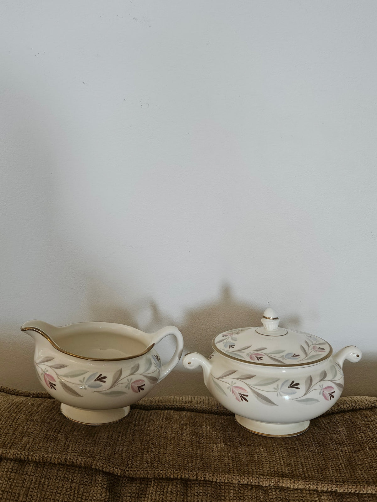 Vint Homer Laughlin sugar/creamer set eggshell nautilus