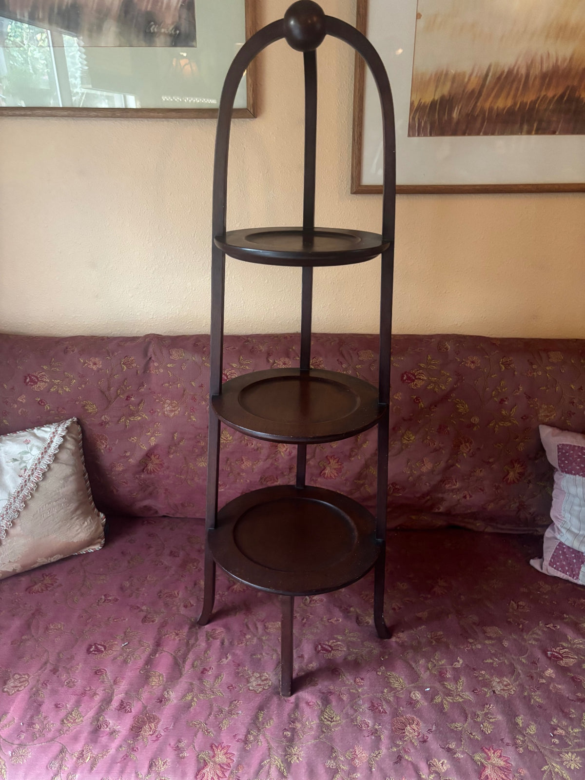 Vintage 3 tiered wooded stand -great condition