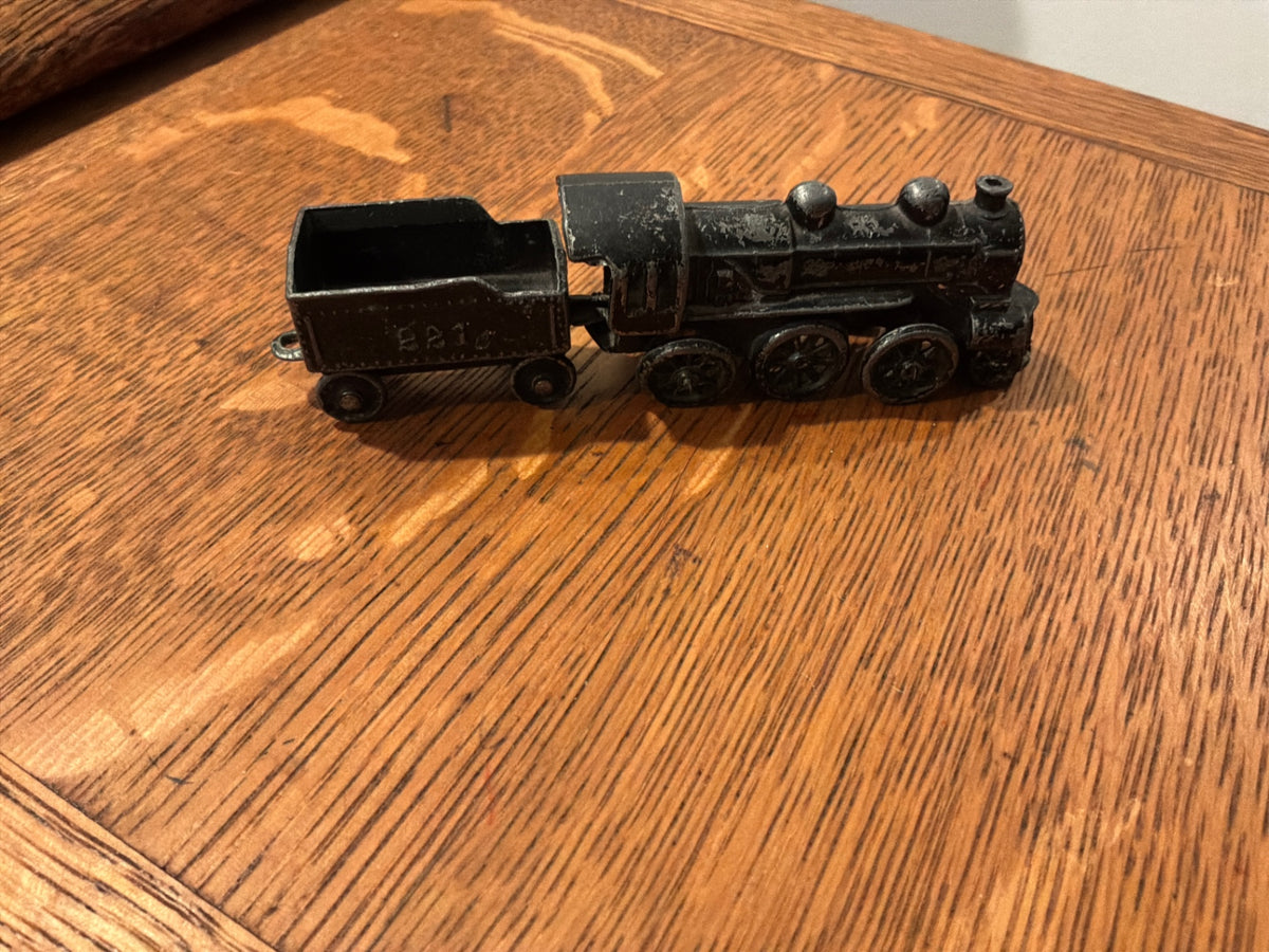 Vintage #221 2 car iron train set
