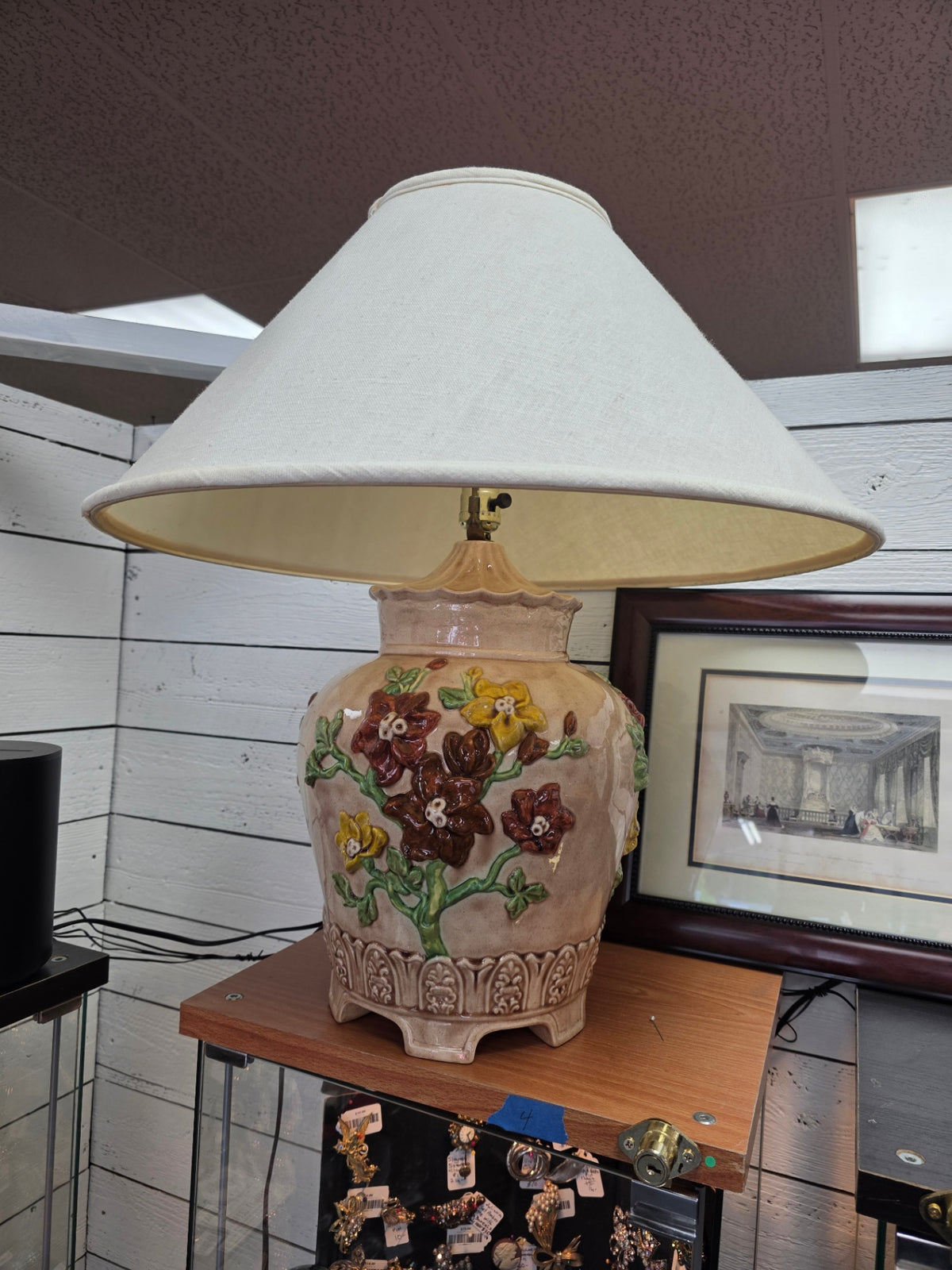 VINTAGE LAMP.