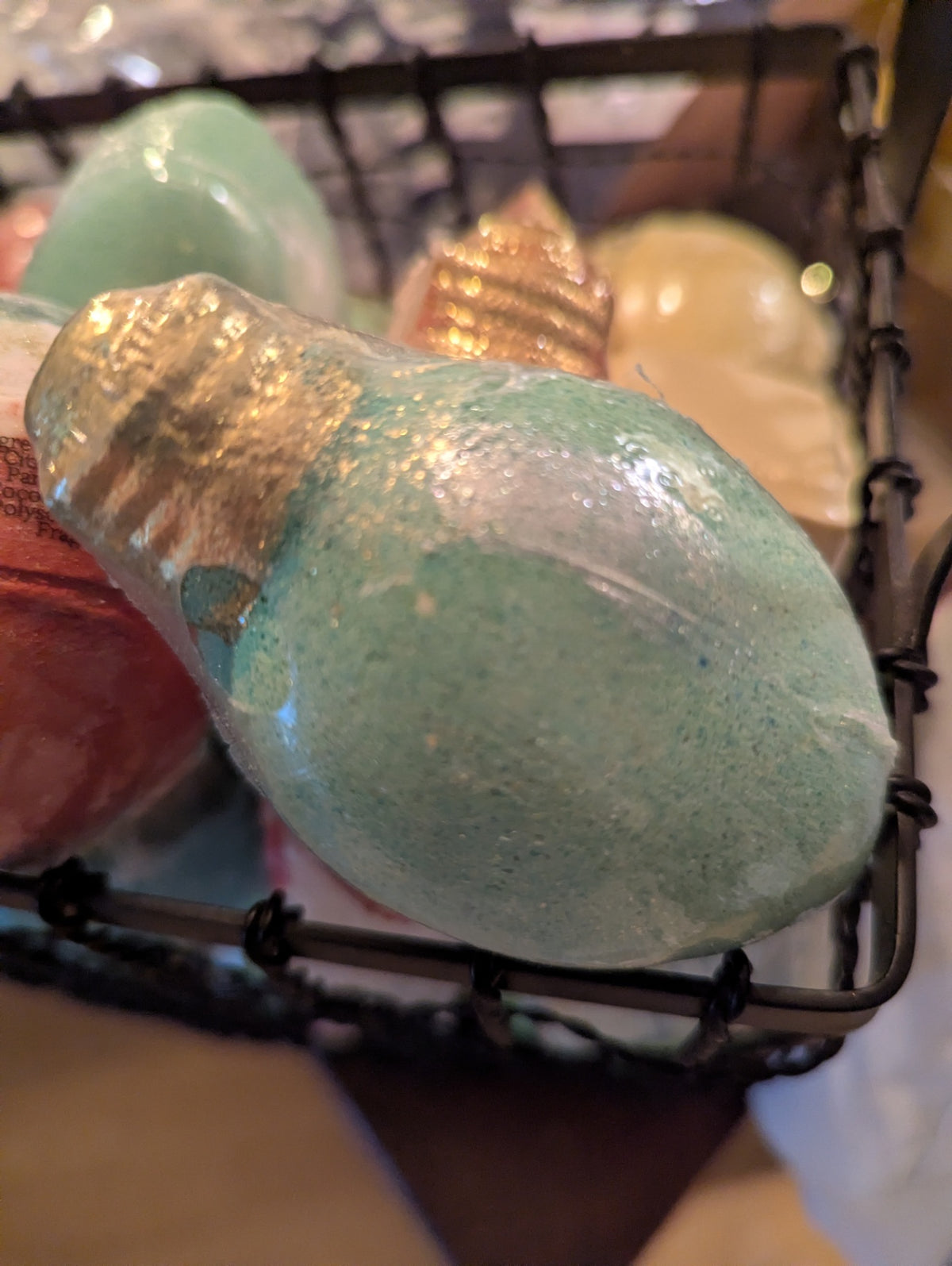 Bath bomb green light