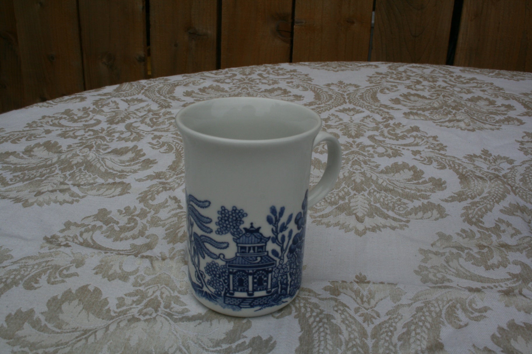 Blue Willow England mug