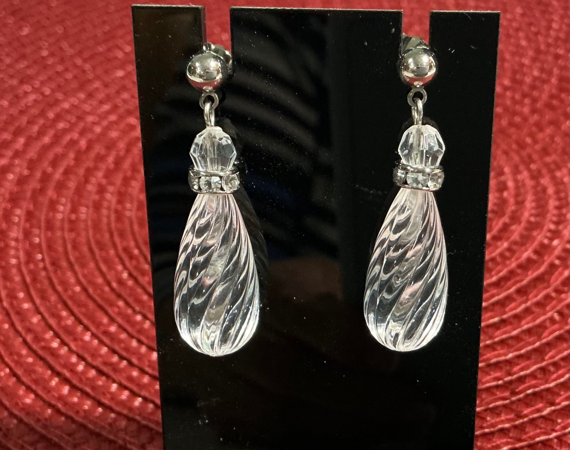 VTG. Lucite & Rhinestone Dangle Earrings