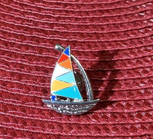 Metal & enamel sailboat pin