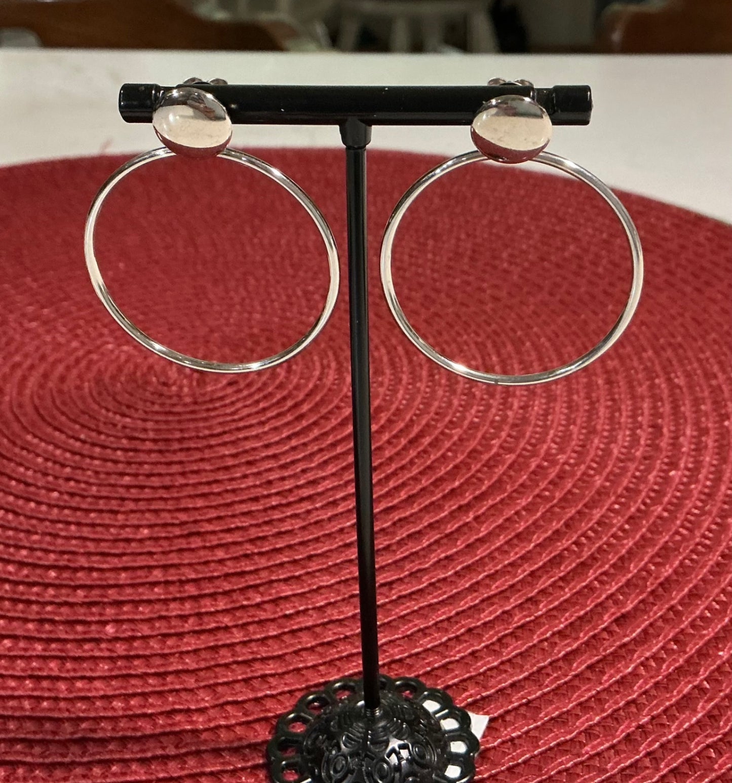 Button stud w/ a circle hoop earrings