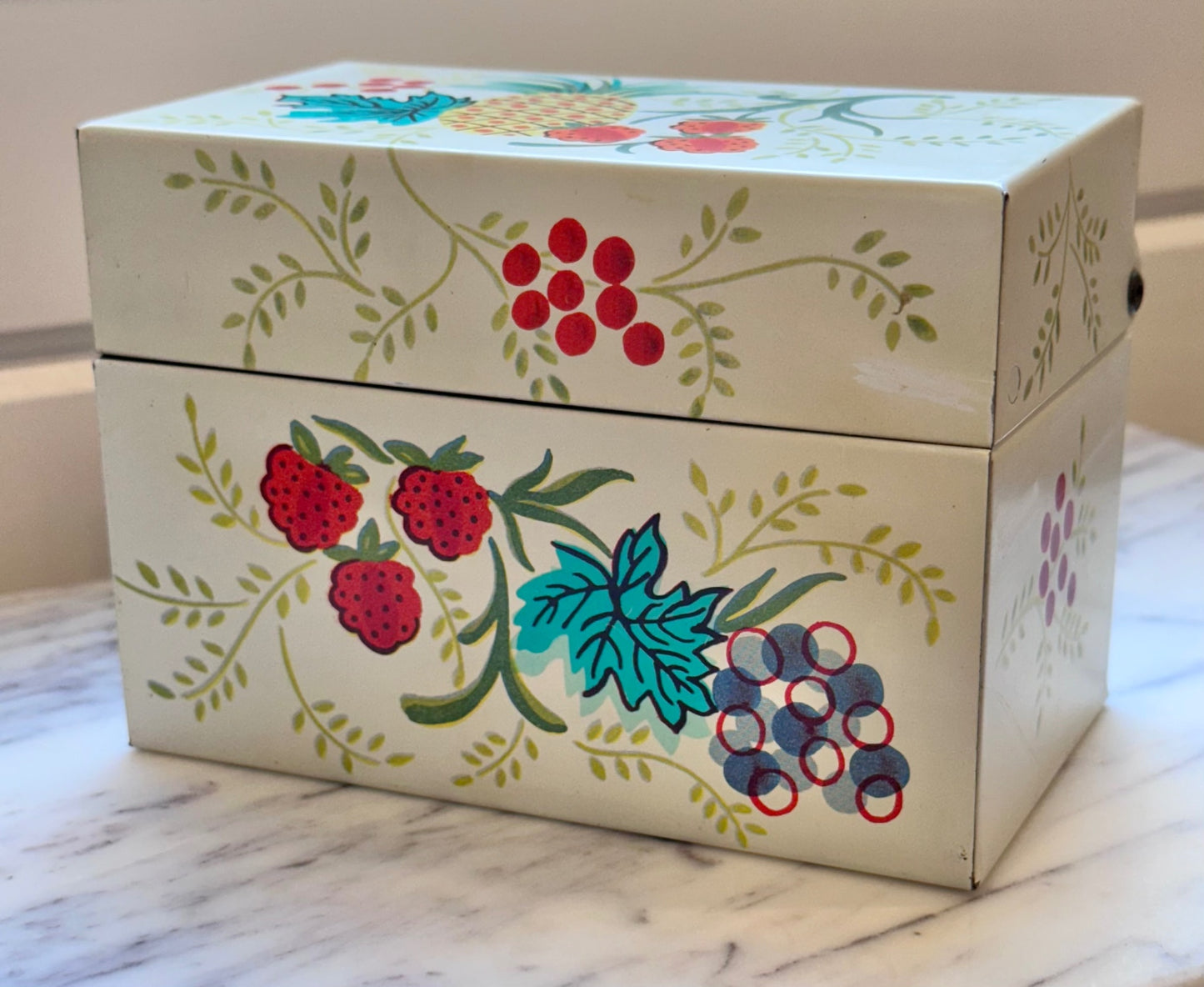 Vintage metal recipe box dividers included