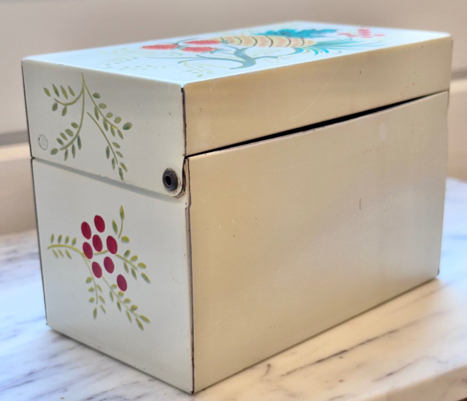 Vintage metal recipe box dividers included