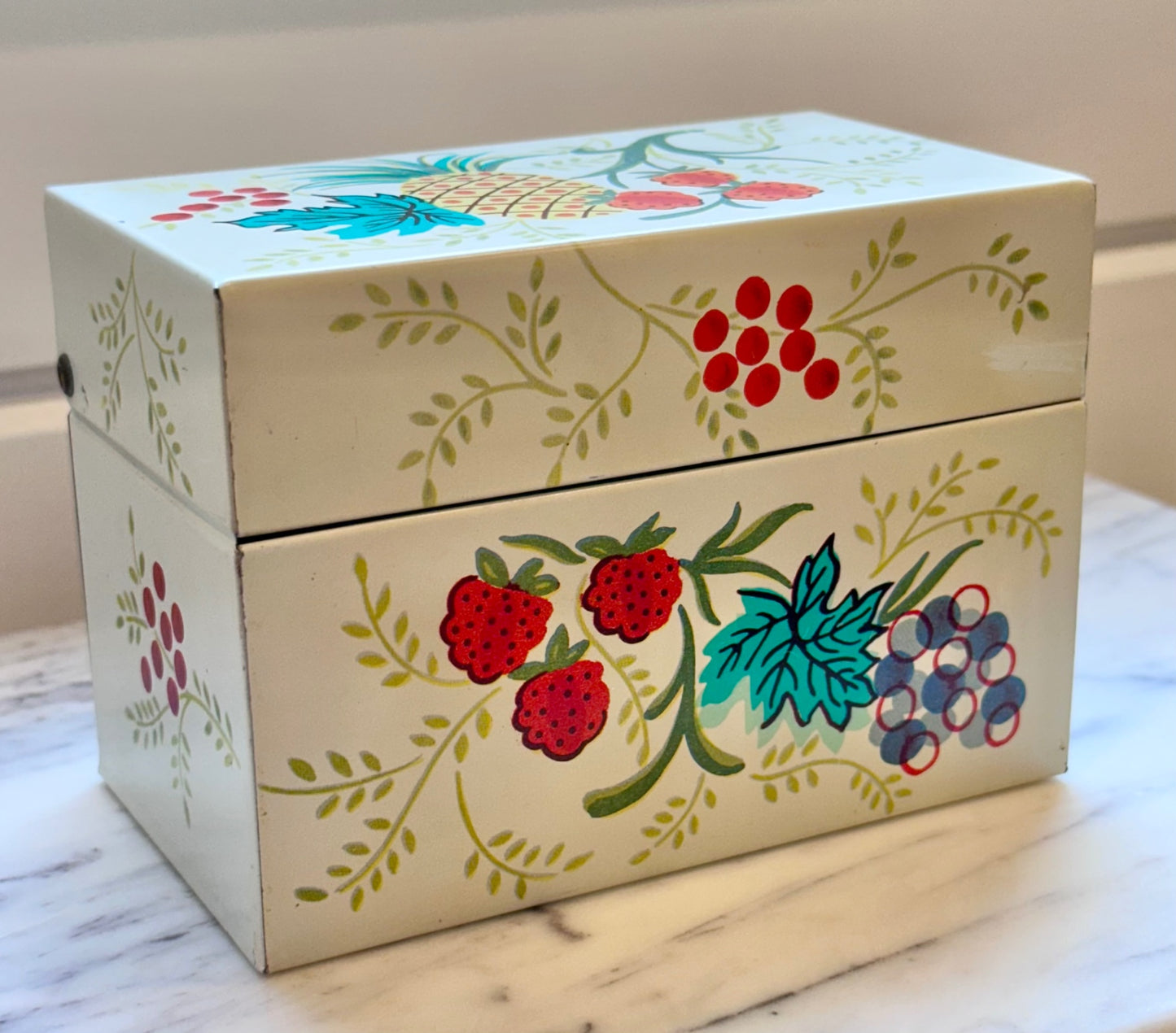 Vintage metal recipe box dividers included