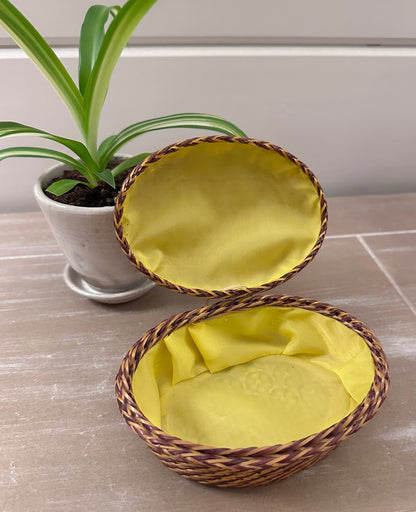 Vintage small oval basket