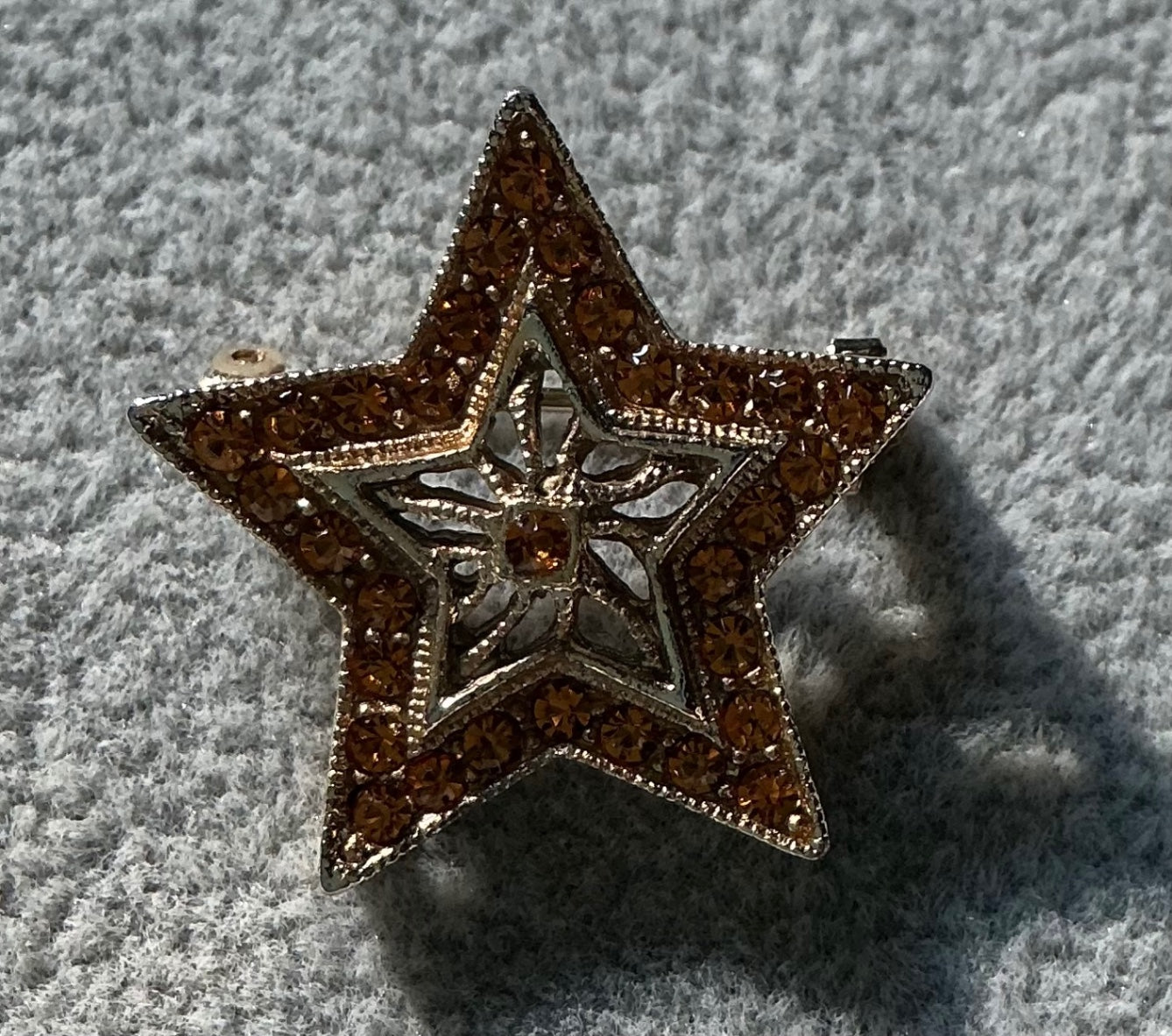 TINY STAR PIN…w/ AMBER STONES