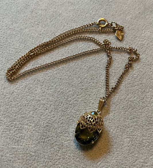 VTG. 70’s Sarah Coventry Pendant….18” chain
