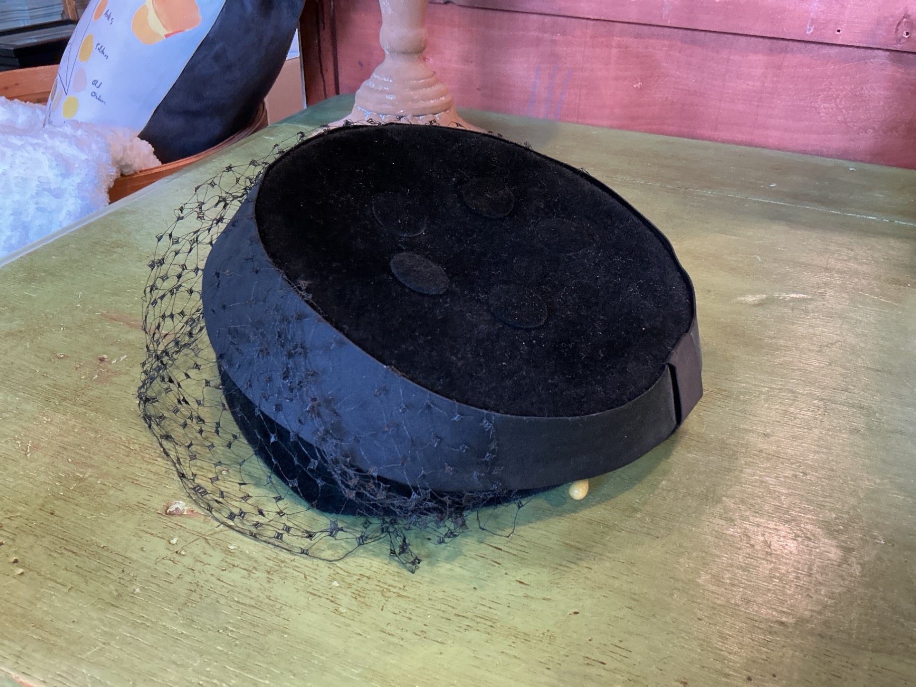 Vintage pillbox hat black