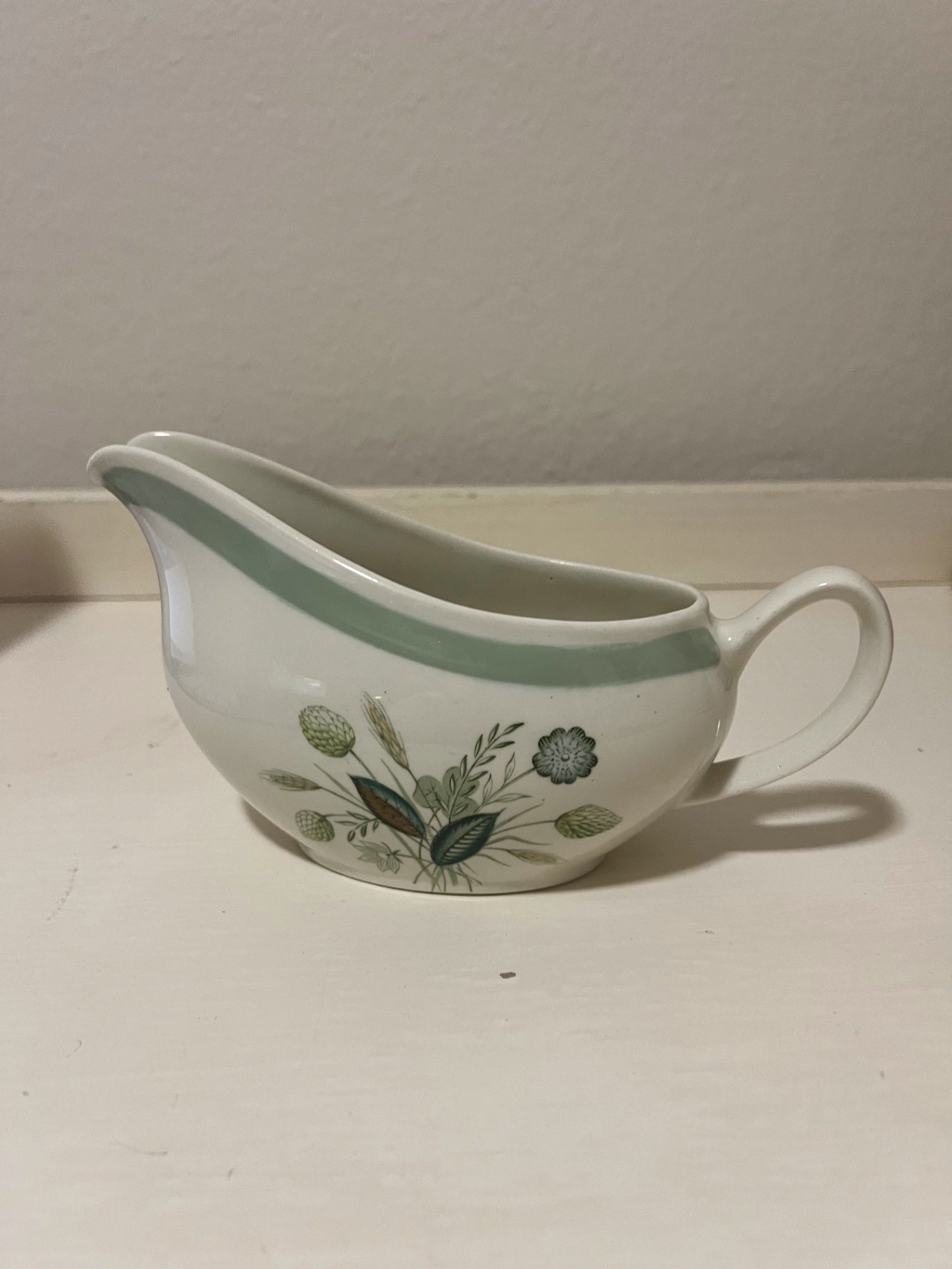 Vintage Wood & Sons England Clovelly Gravy Boat 