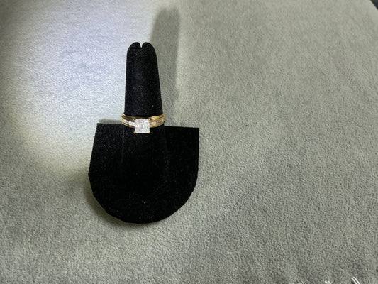 Simple solitaire clear cut crystal ring.  Size 8