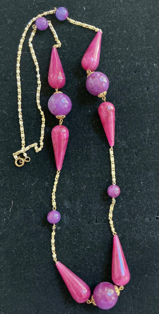 VTG. Costume Strand Necklace