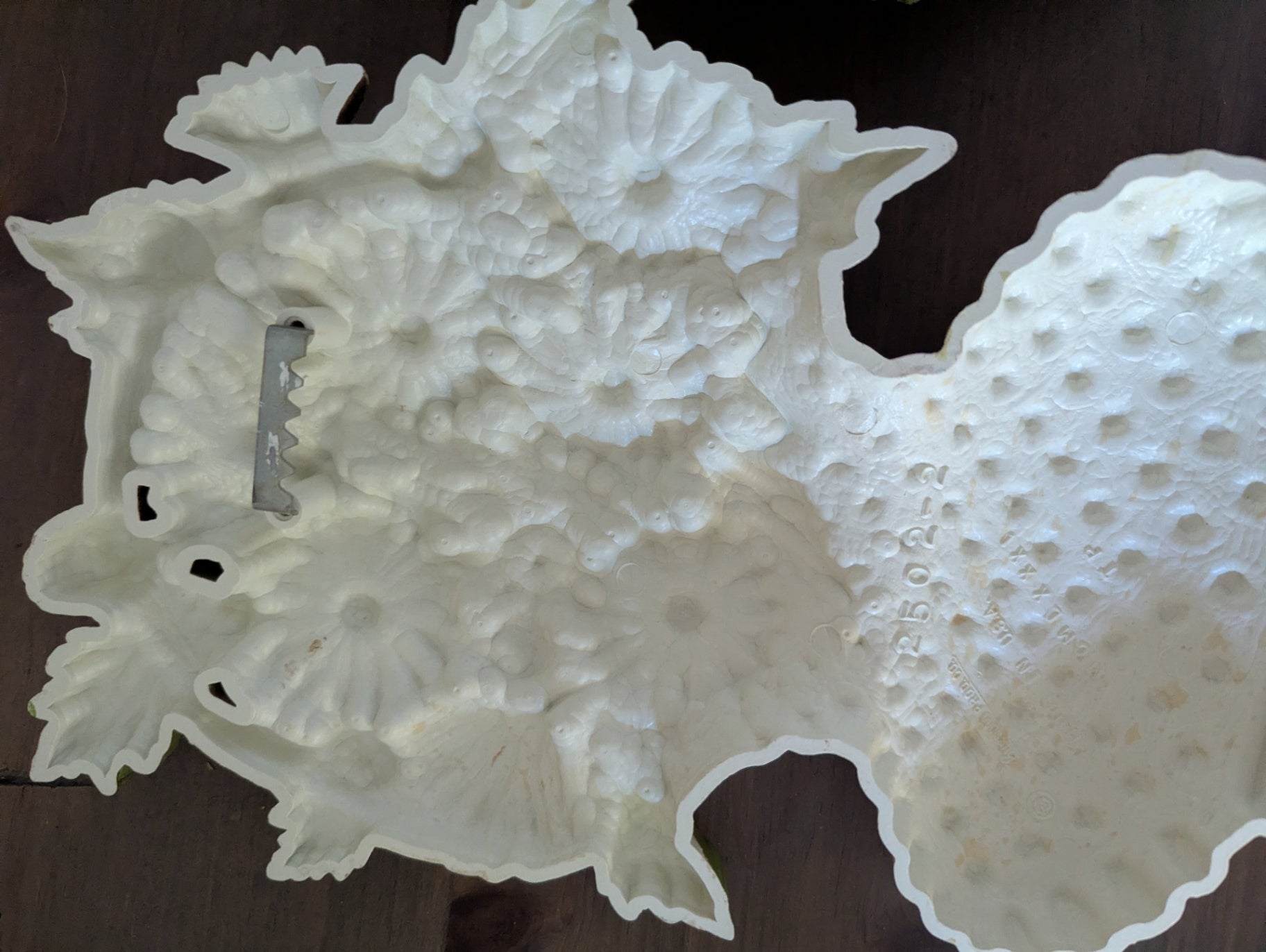 Vtg.  Burwood daisies Wall Hanging Pair