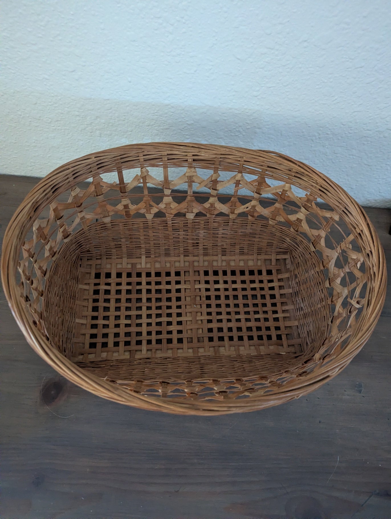 Vtg. Wide Weave Oval Basket