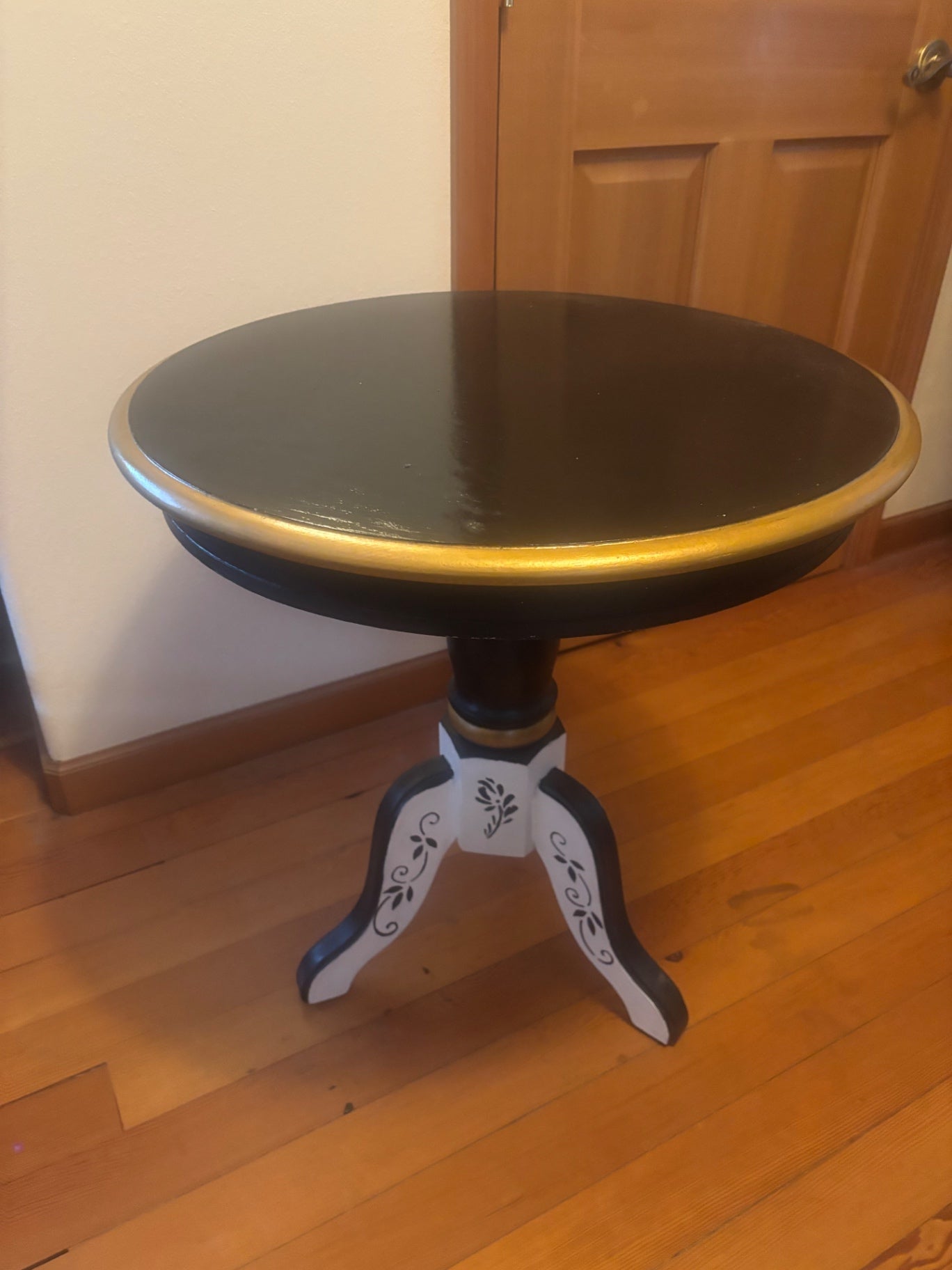 Hand painted pedestal table & mirror set