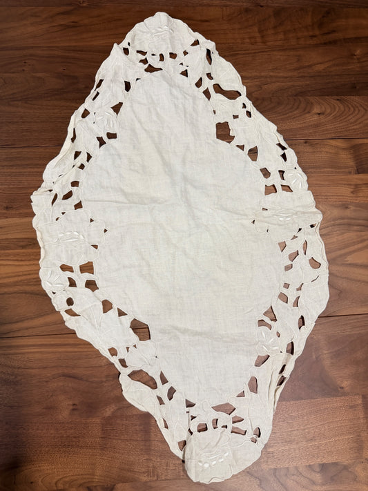 30" Cutwork Table Linen