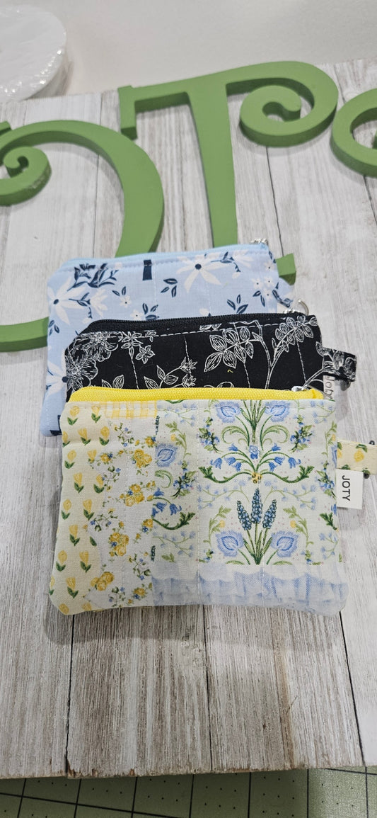 Wallet wristlet