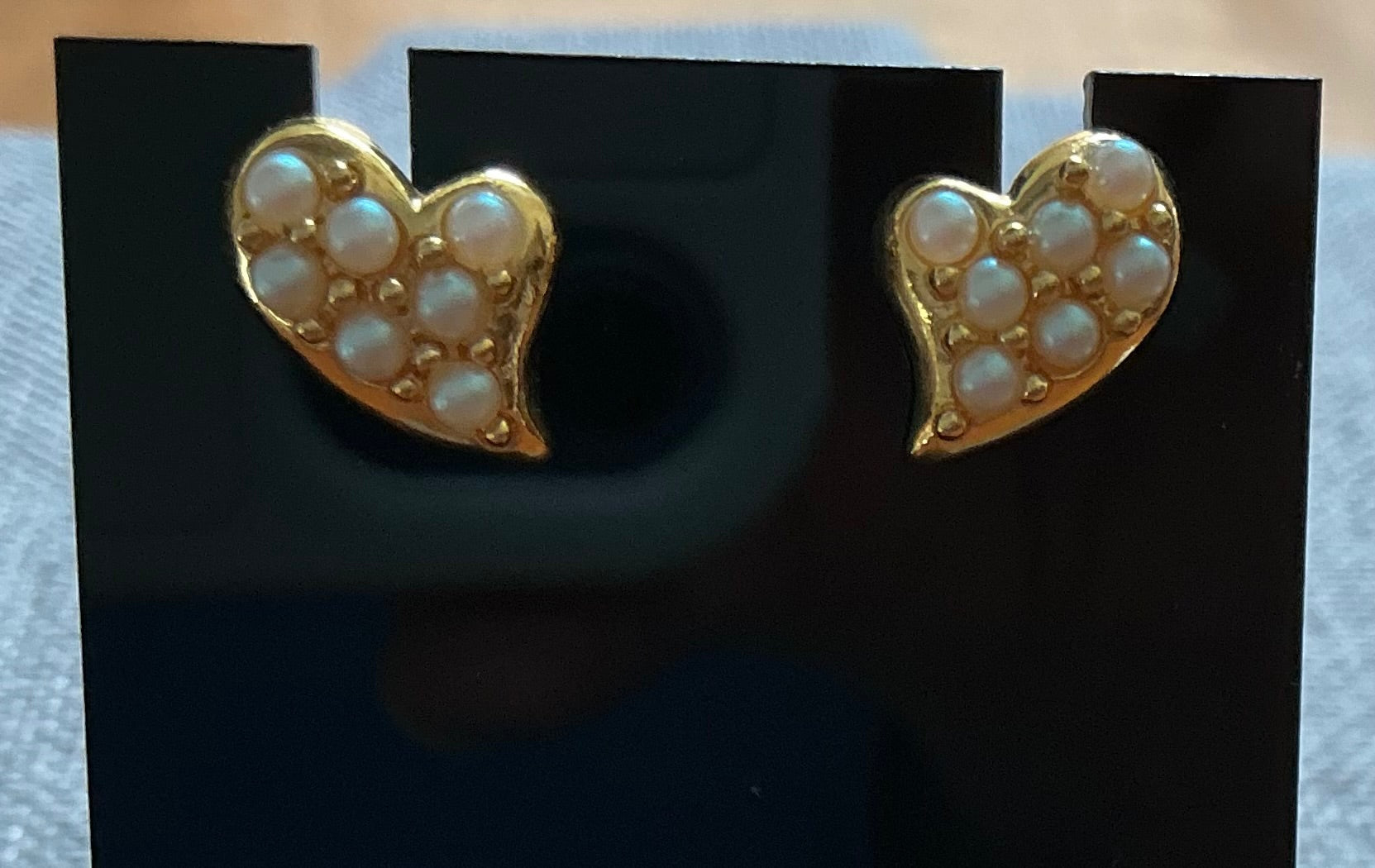VTG. AVON HEART EARRINGS