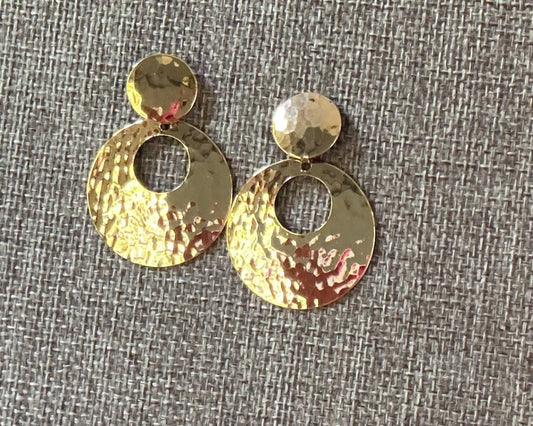 VTG. Gold-tone Hammered Earrings