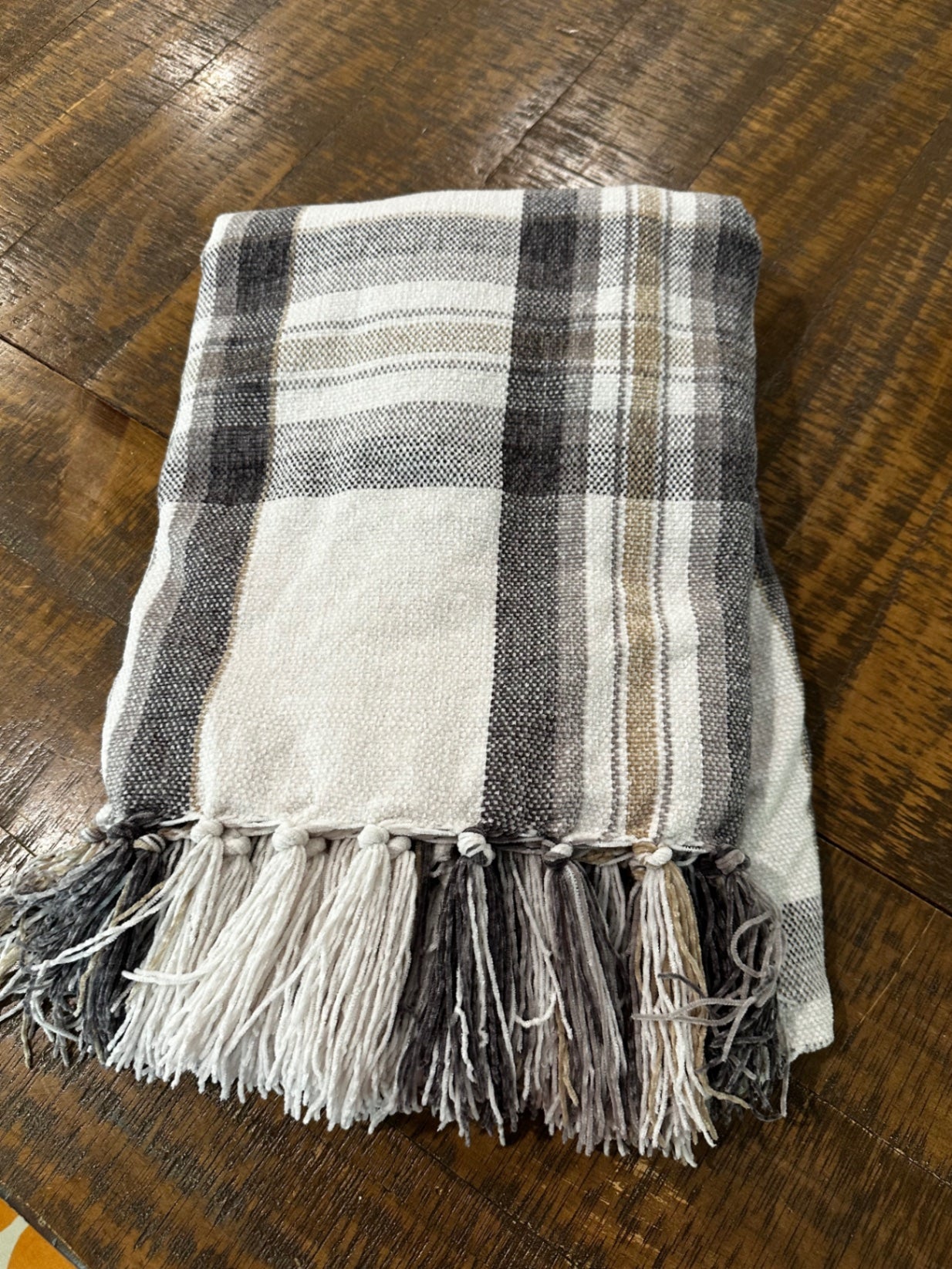 Soft throw blanket