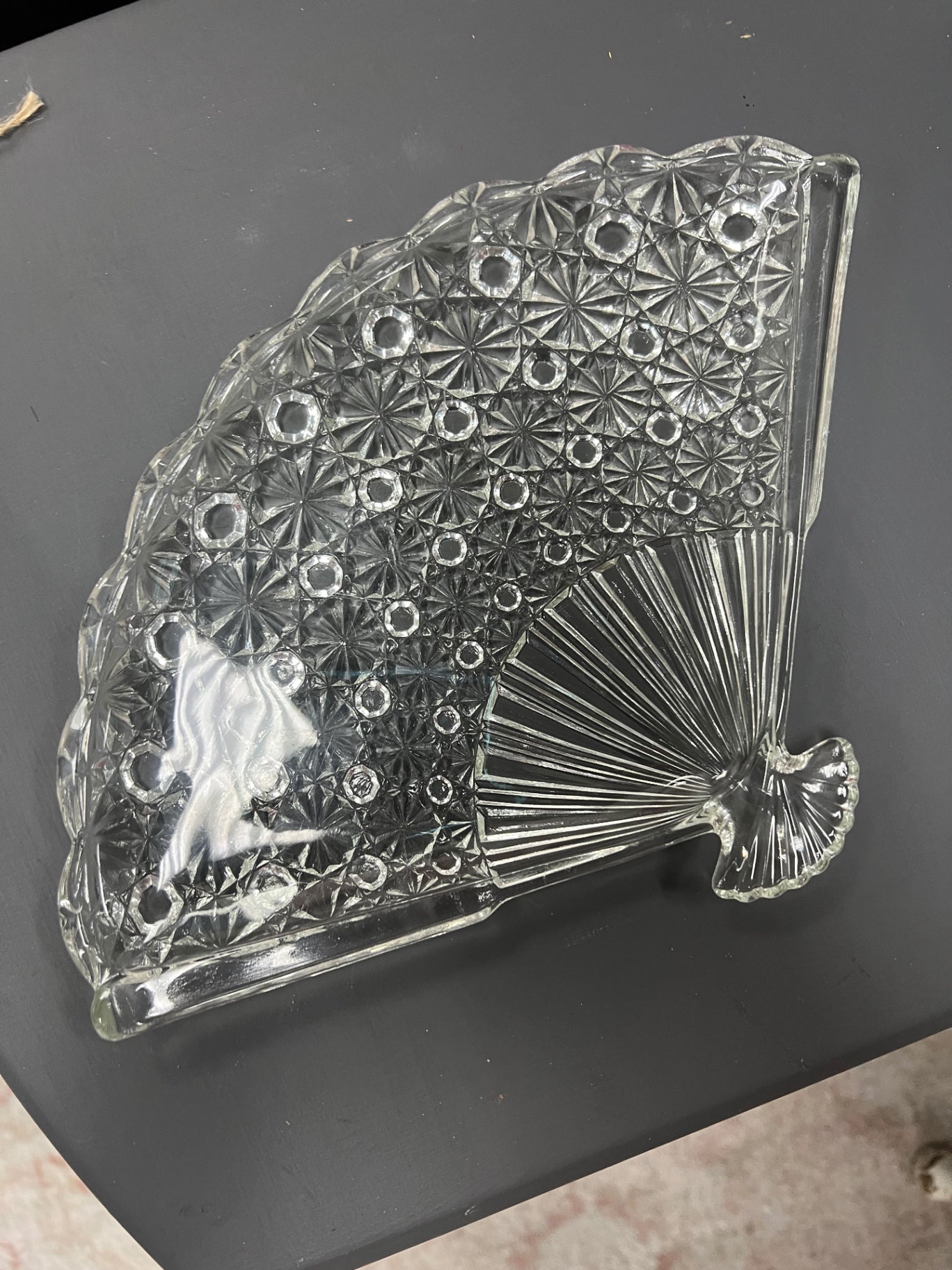 Vtg. Fenton Daisy and Button Glass Fan Dish