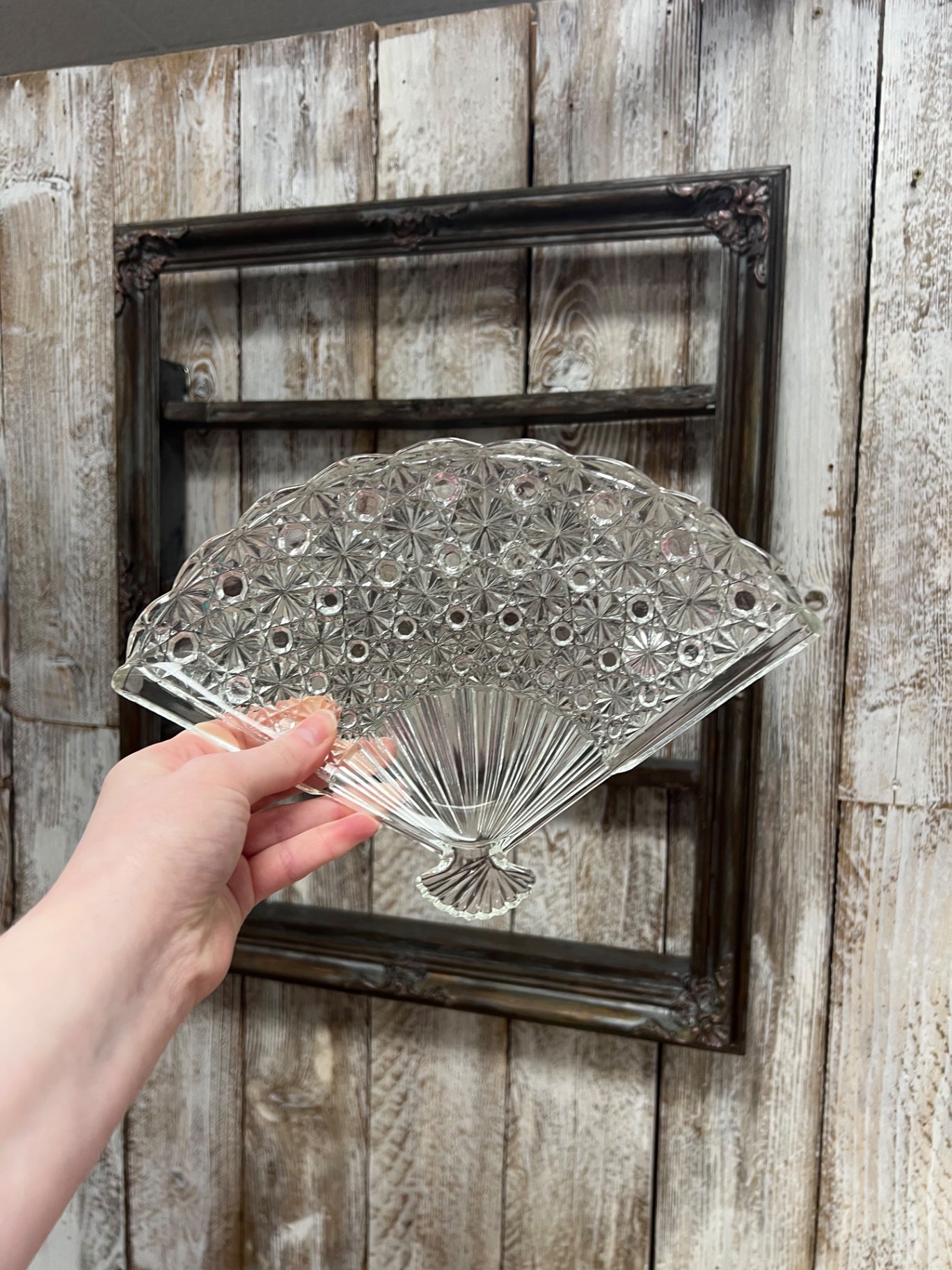 Vtg. Fenton Daisy and Button Glass Fan Dish