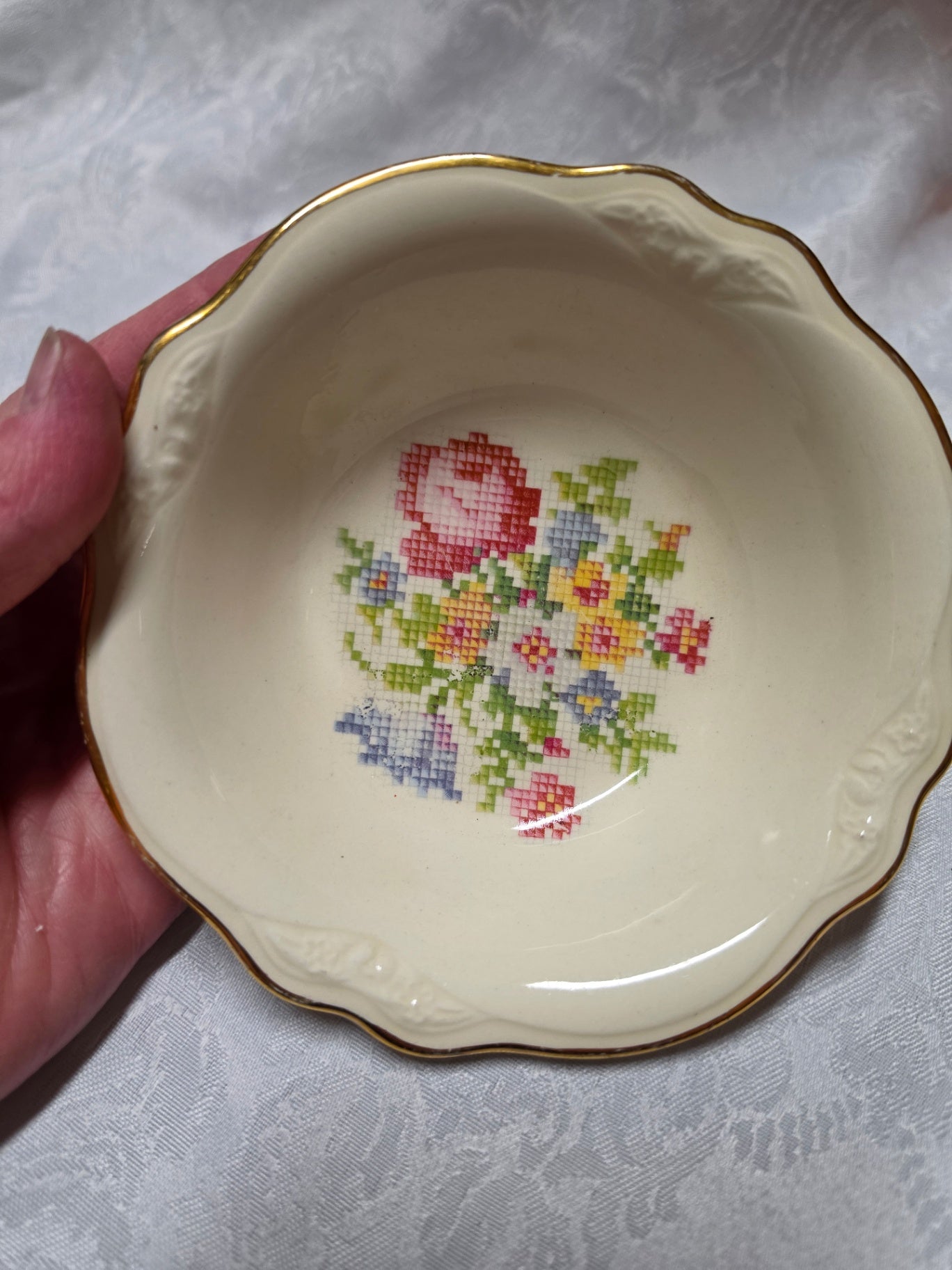 homer laughlin petit point gold rim bowl