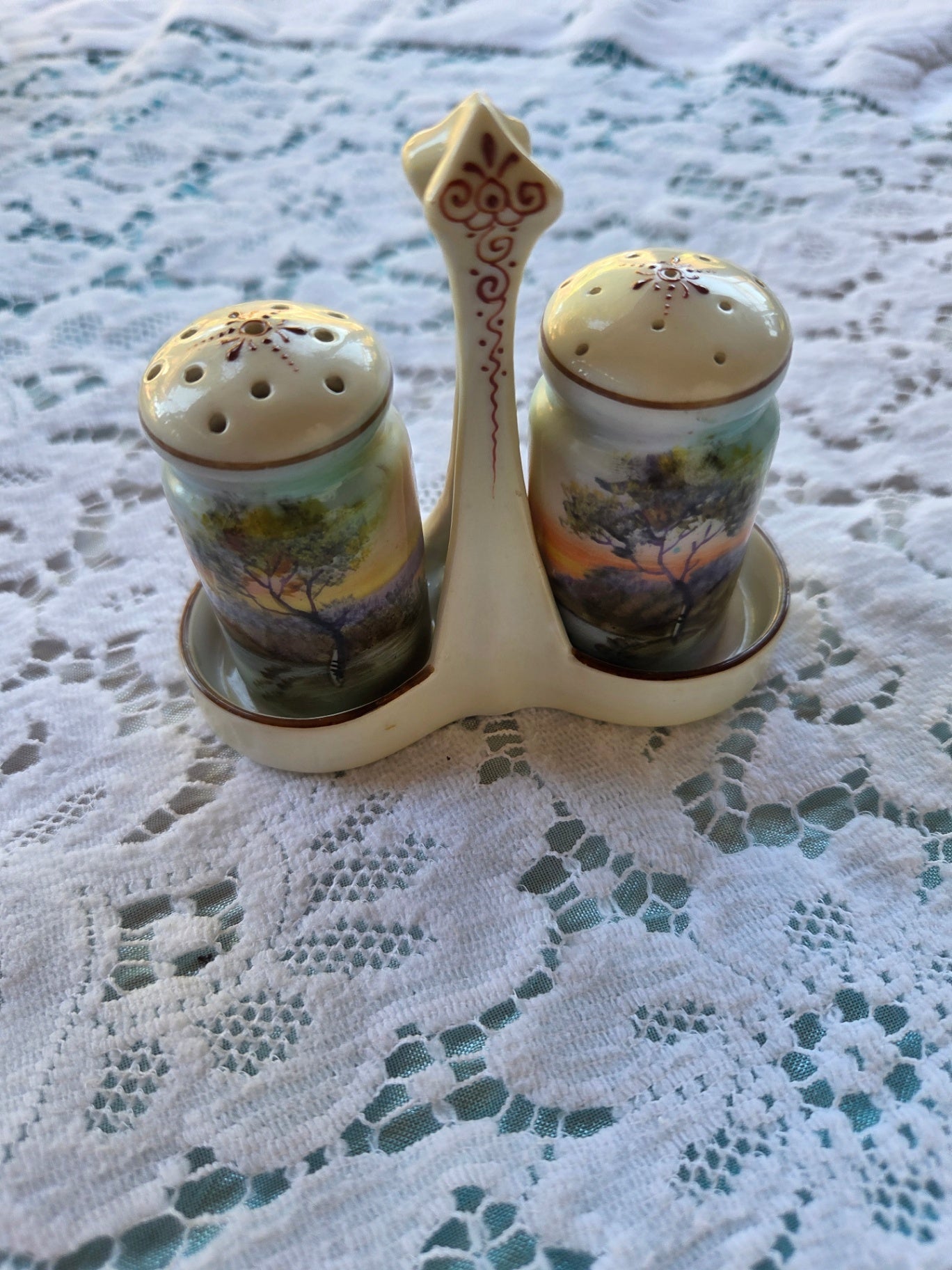 Noritake salt and pepper
