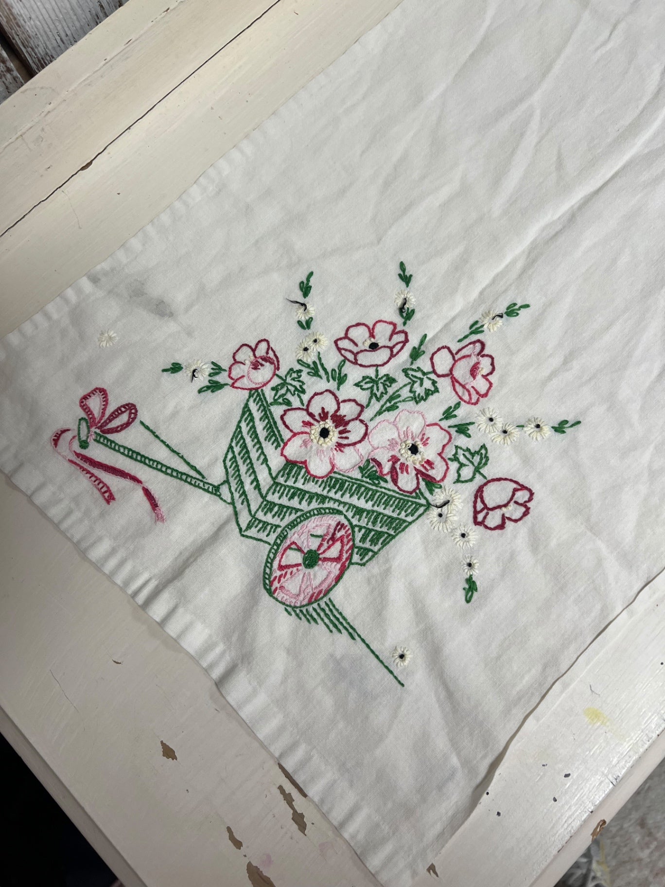 Vintage Garden Floral Embroidered Table Runner