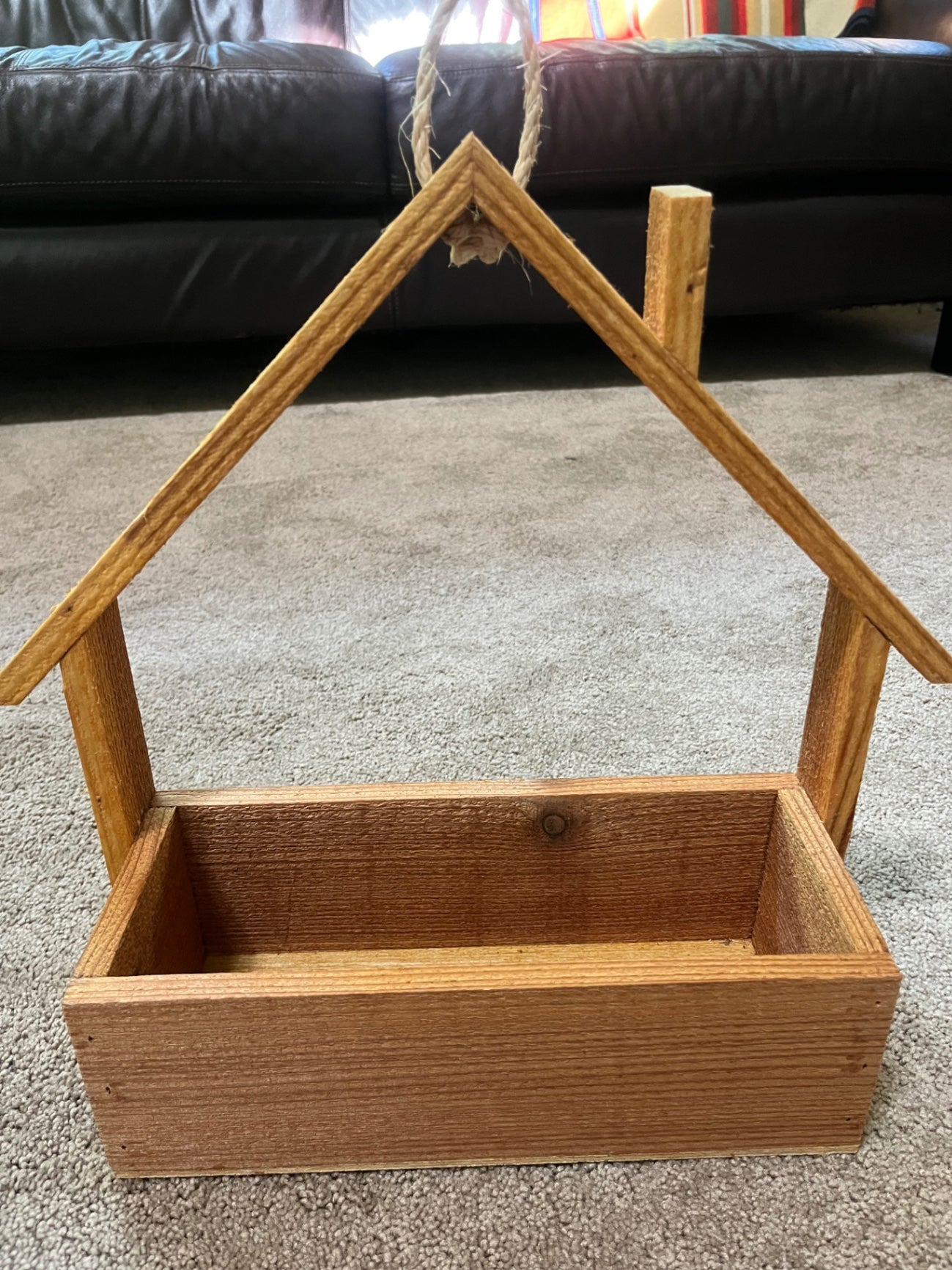 Hanging planter box