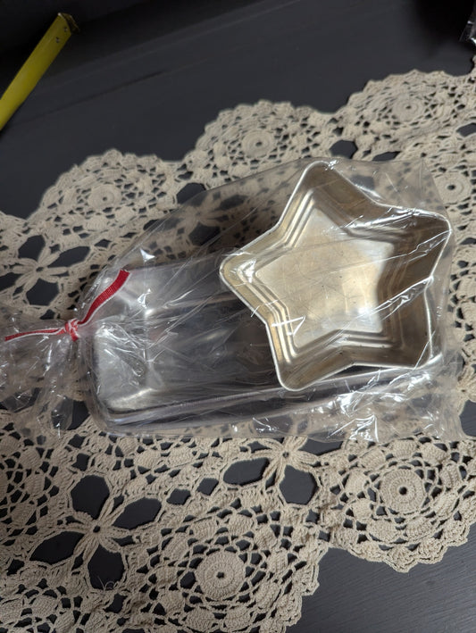 Vtg. mini Baking Pans (Stars & Loaf Pans)