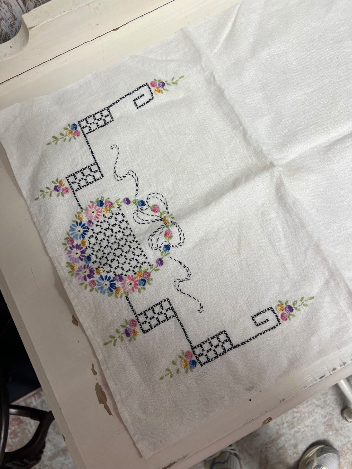 Vintage Floral Embroidered Table Runner