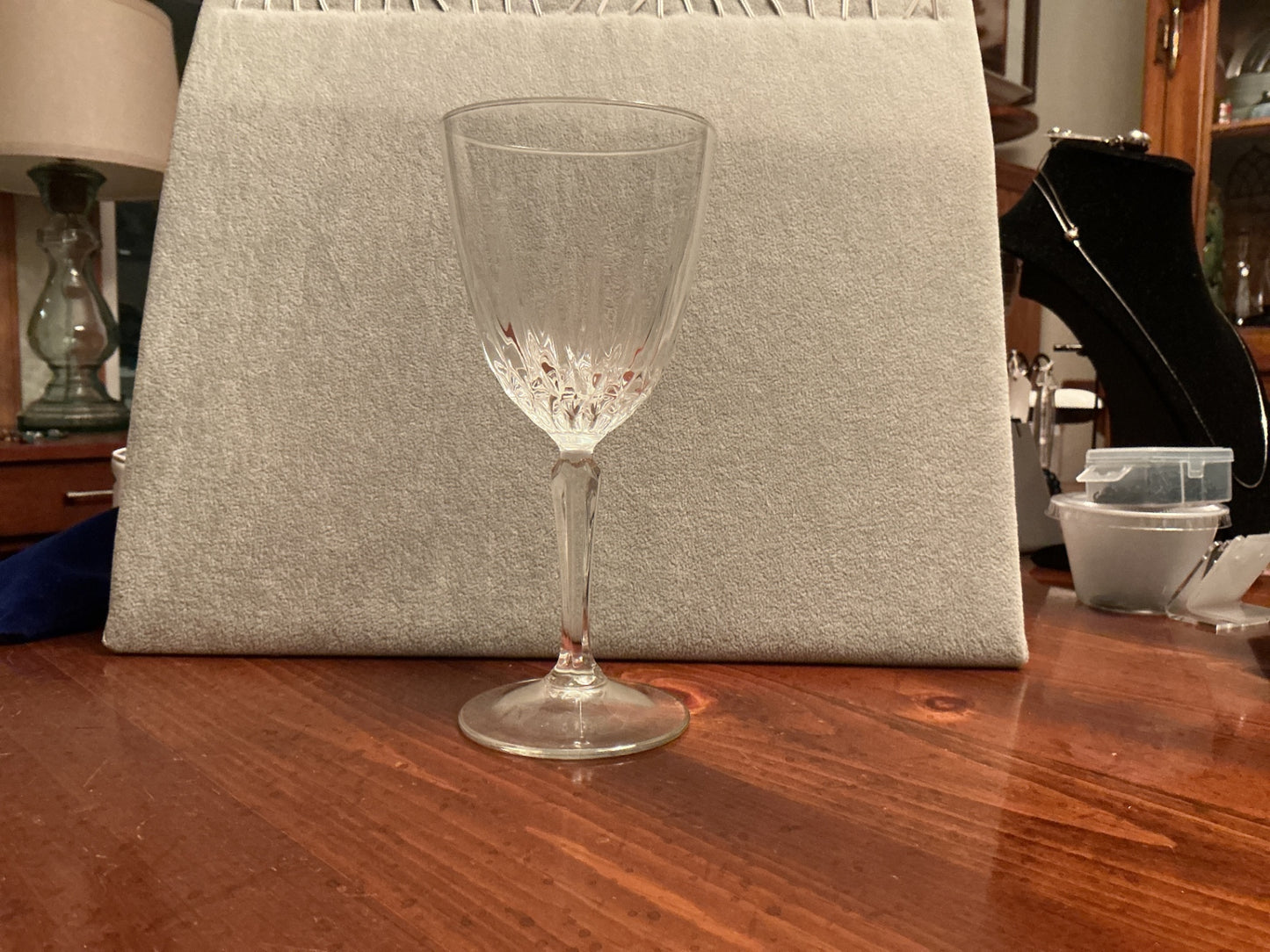 Luminarc set of 4 wine glasses