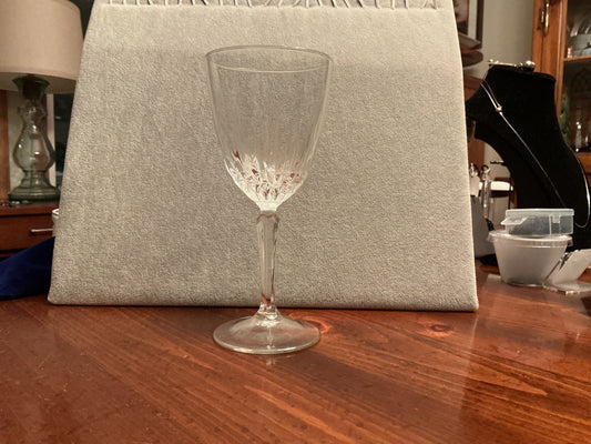 Luminarc set of 4 wine glasses
