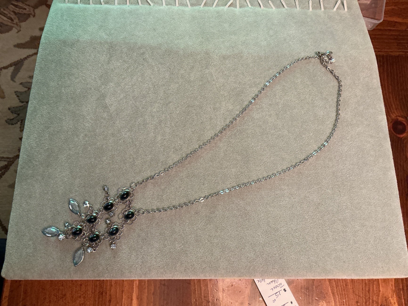 VTG blue rhinestone & beadnecklace