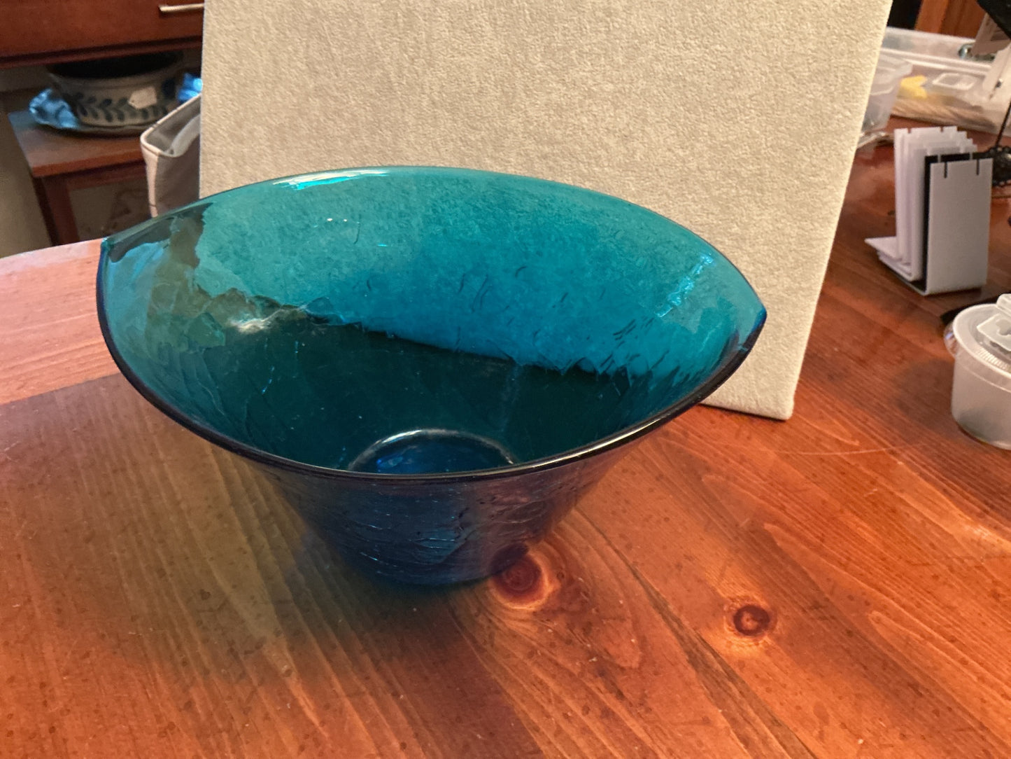 Crackle glass bowl