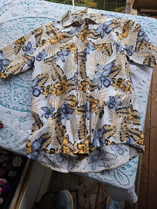 Crossings size small hawaii shirt