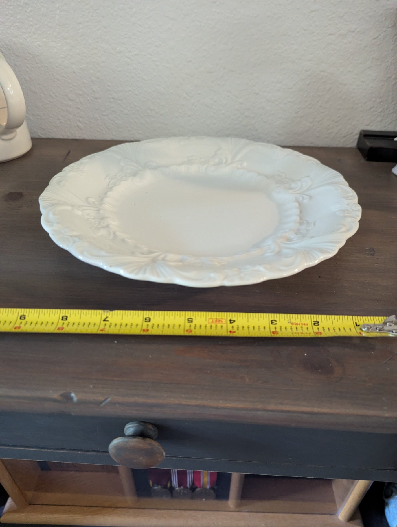 VTG. Homer Laughlin CCE-1 Scallop White Plate