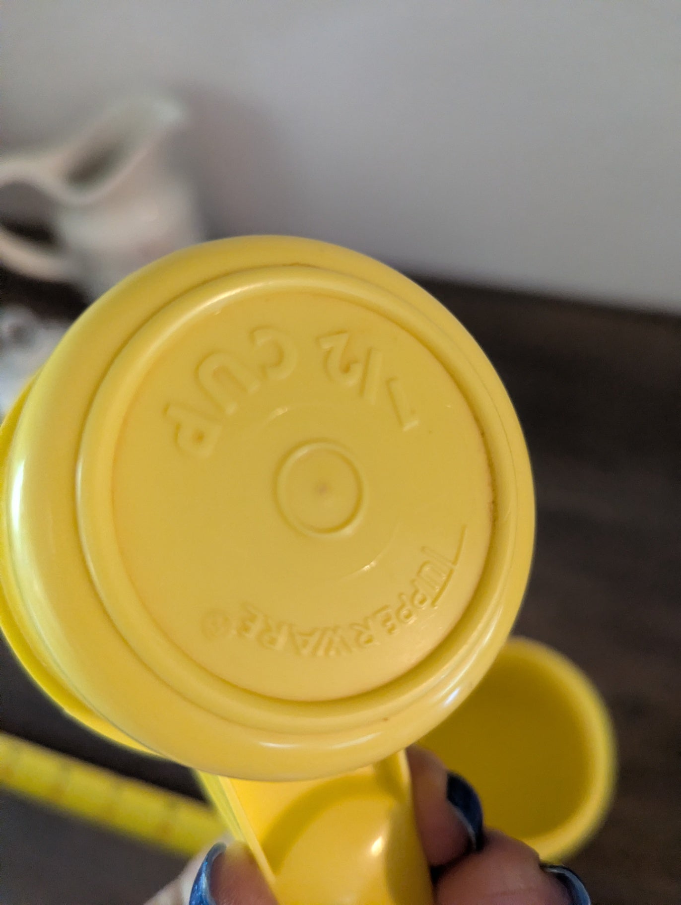 Vtg. Cute Yellow Tupperware Measuring Cups