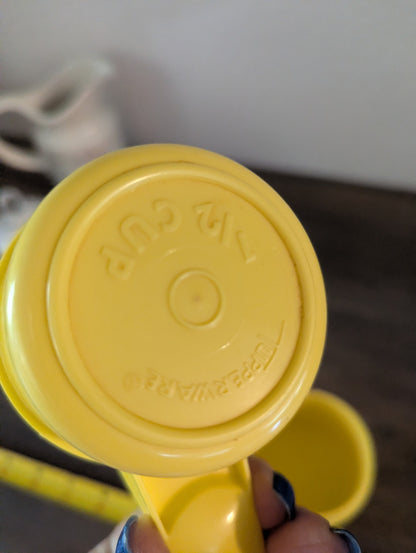 Vtg. Cute Yellow Tupperware Measuring Cups