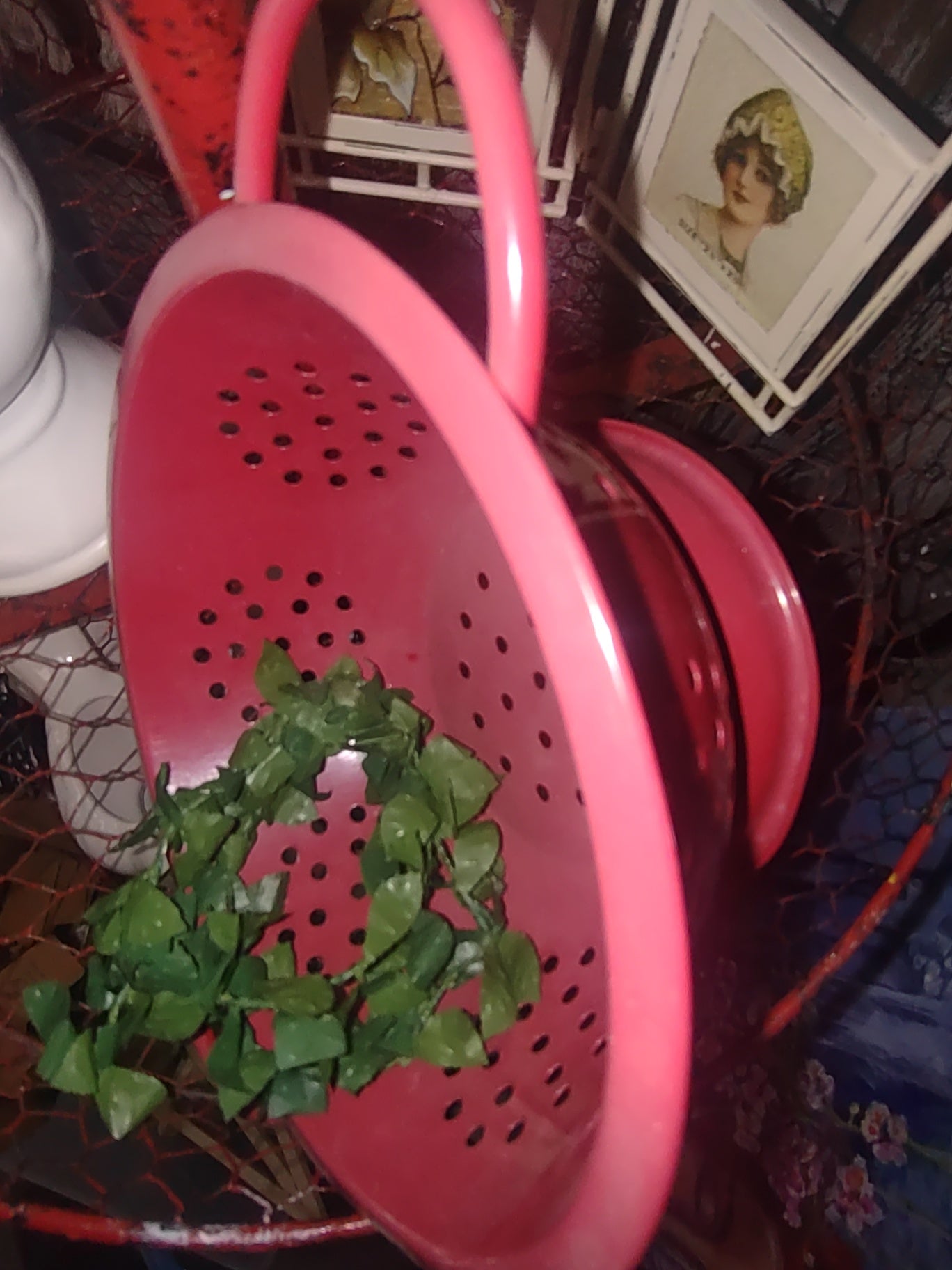 Colander red
