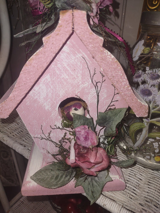 Bird house pink