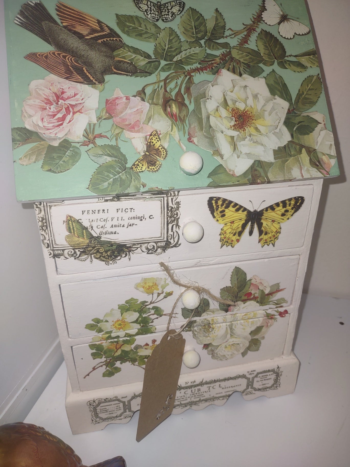 Jewelry box desk