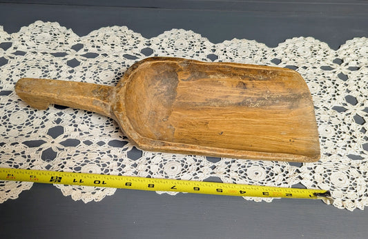 Ant. Primitive Wood Flour Scoop