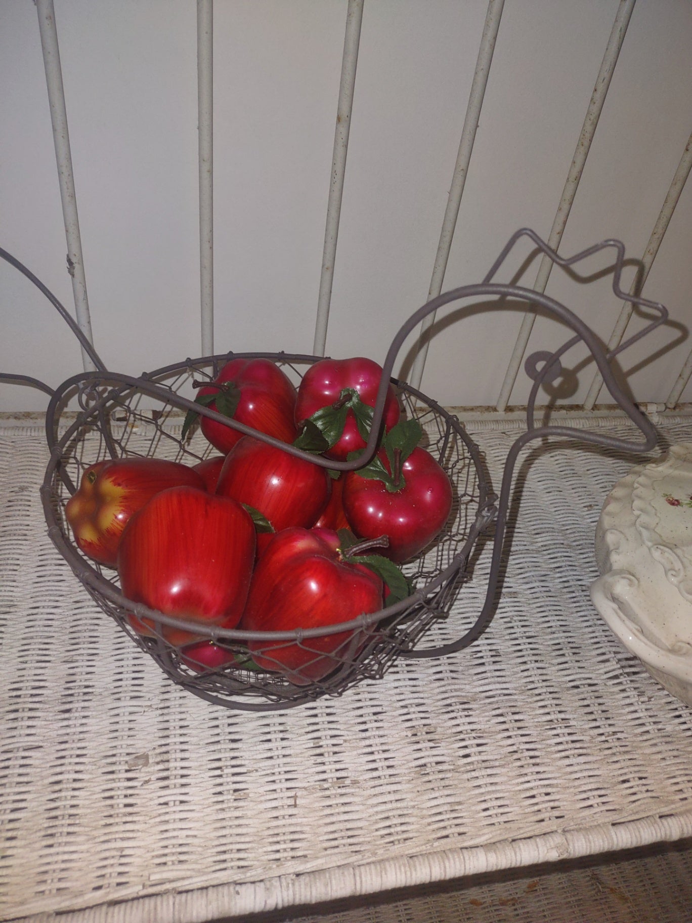 Apple basket 
