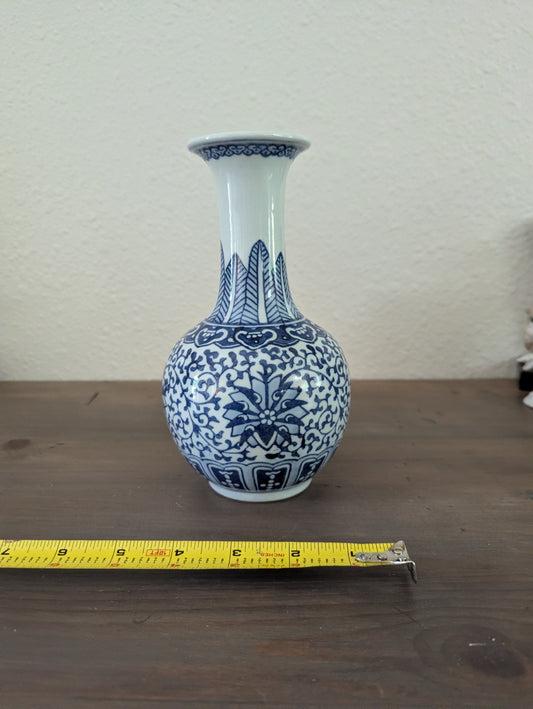 Chinese Porcelain Decorative Vase Blue/White 